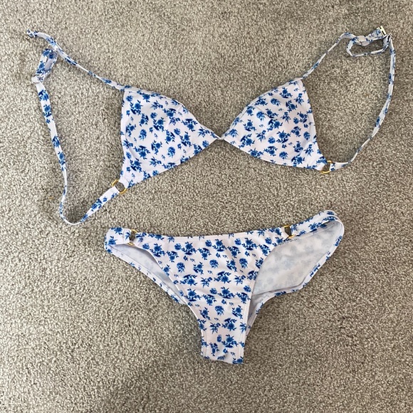 FLORAL BIKINI / medium / runs small / blue and white / - Picture 2 of 4